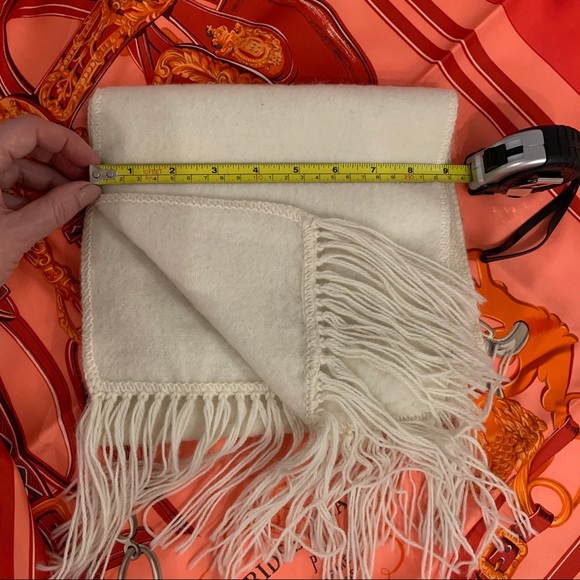 Alpaca wool cream fringed scarf - Picture 6 of 7
